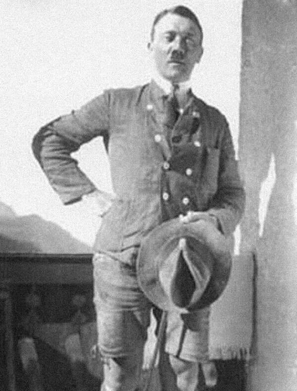 funny-pictures-of-hitler-in-shorts-anti-nazi